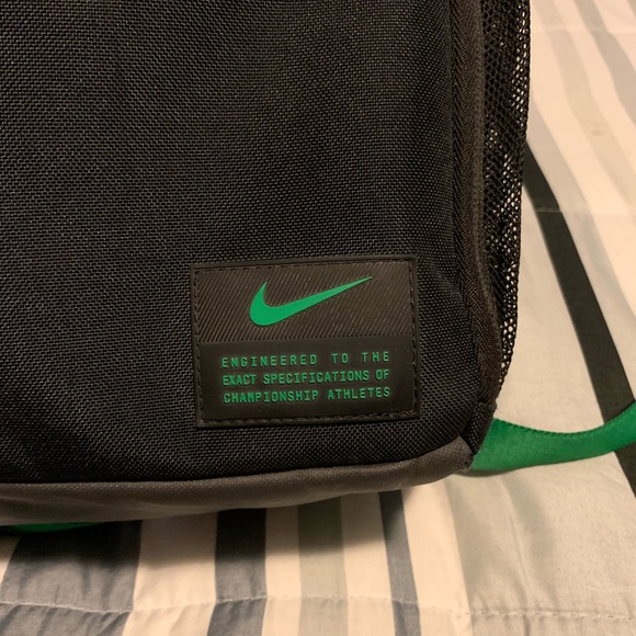 Oregon Ducks Nike Utility Heat Air Team Backpack Training Black Green Graphic - Picture 11 of 14